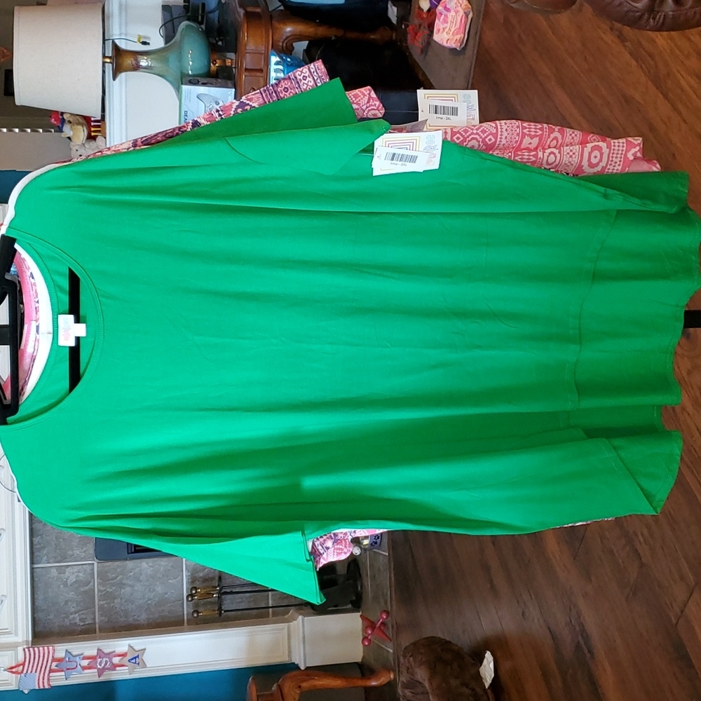 LuLaRoe 3XL Irma Top Green Solid- NWT